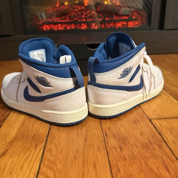 Never Warn Jordan 1 MID SE (PS) Size 3y White/industrial Blue-Sail - Picture 7 of 16